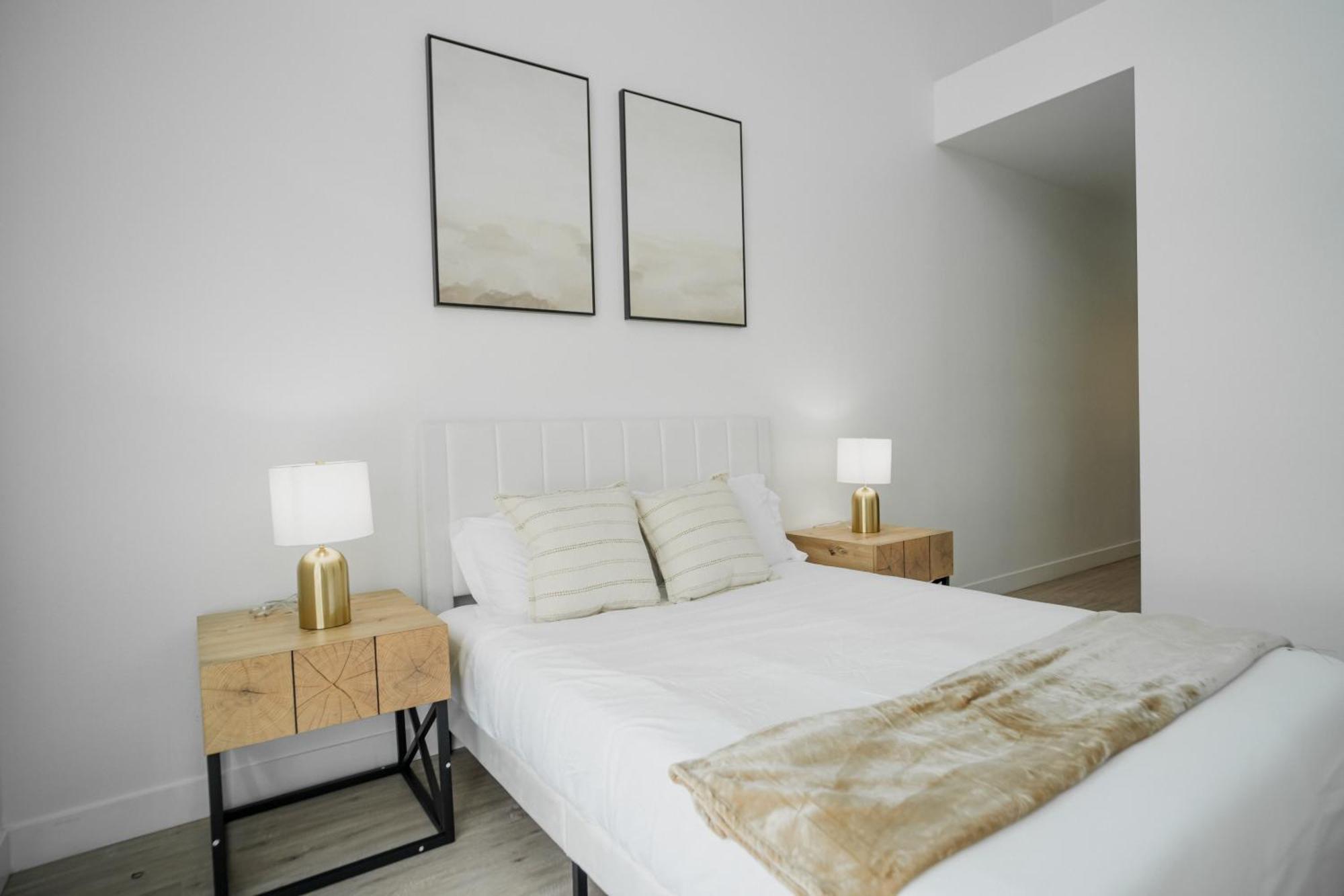 Chic Urban Retreat In Heart Of La, 2 Bedroom And 1 Loft